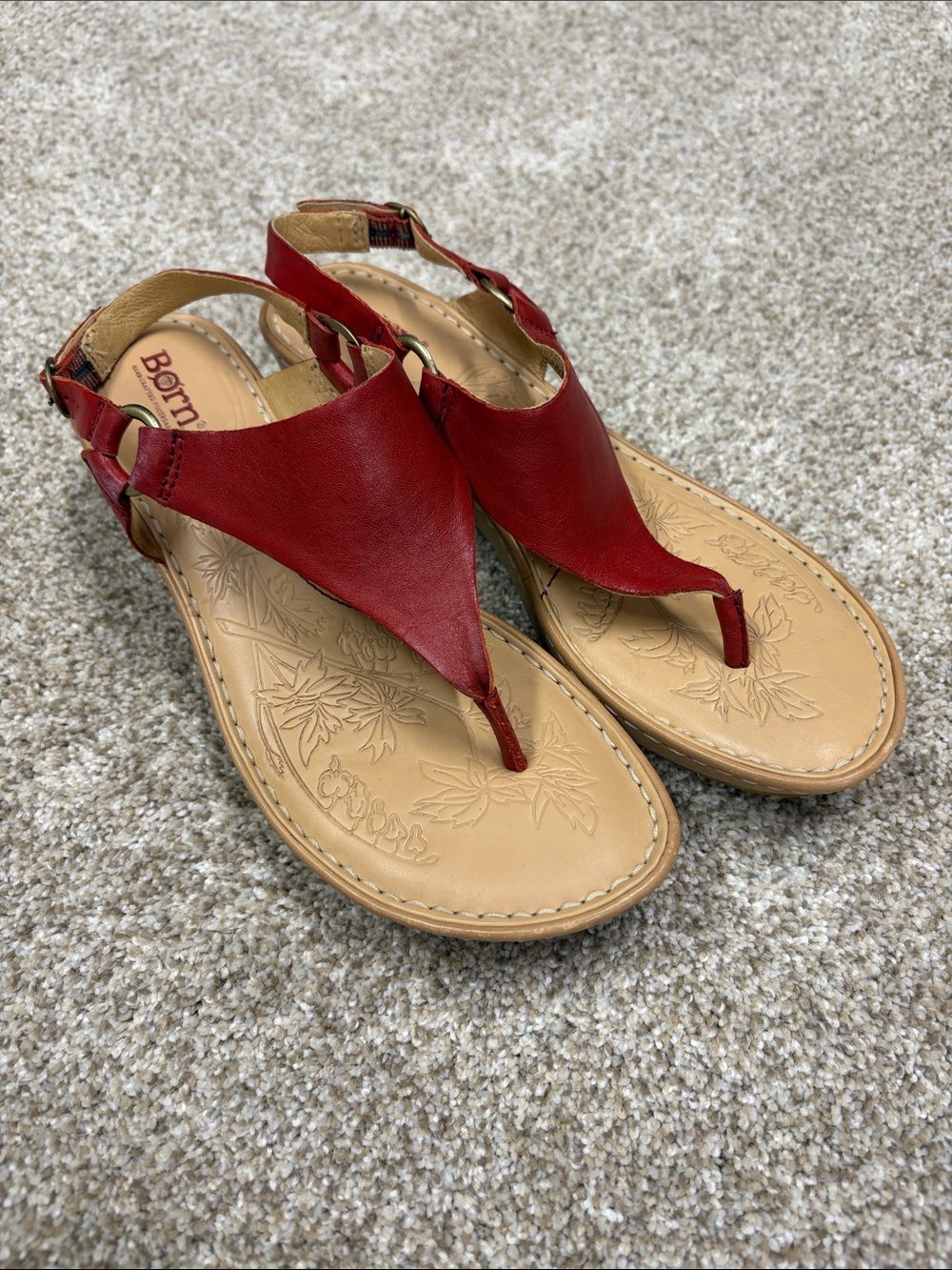Born leather wedges size 8